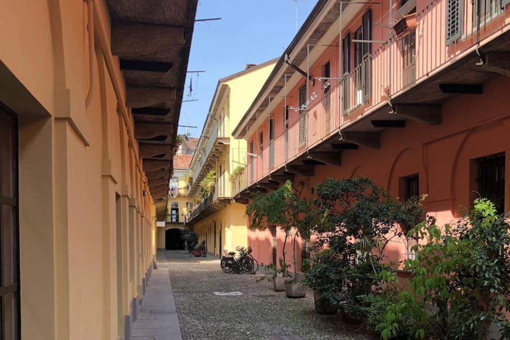 Cozy Loft Navigli, Close To Duomo And Bocconi - Italy Flat Vacation Milan Bagian luar foto