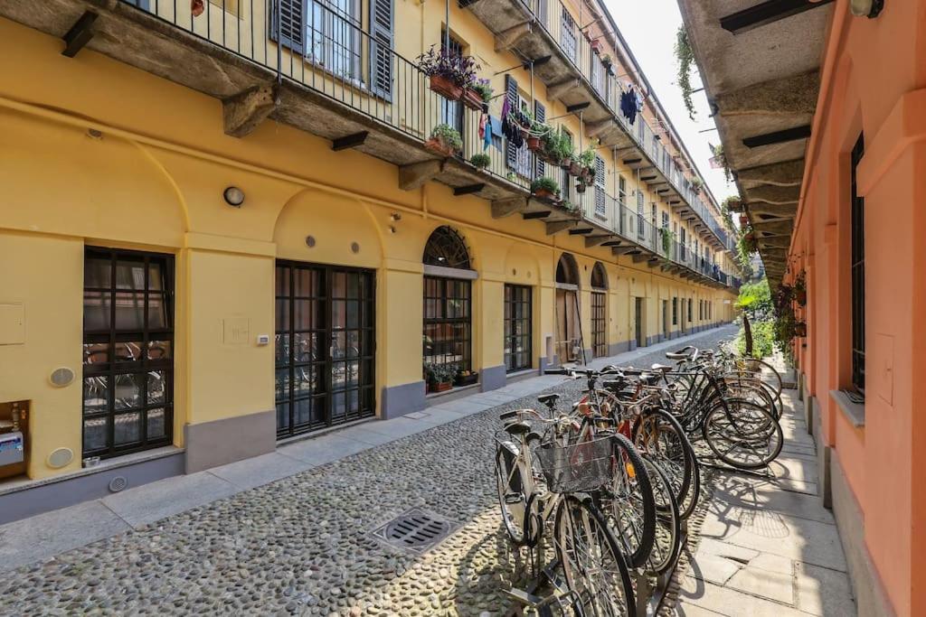 Cozy Loft Navigli, Close To Duomo And Bocconi - Italy Flat Vacation Milan Bagian luar foto